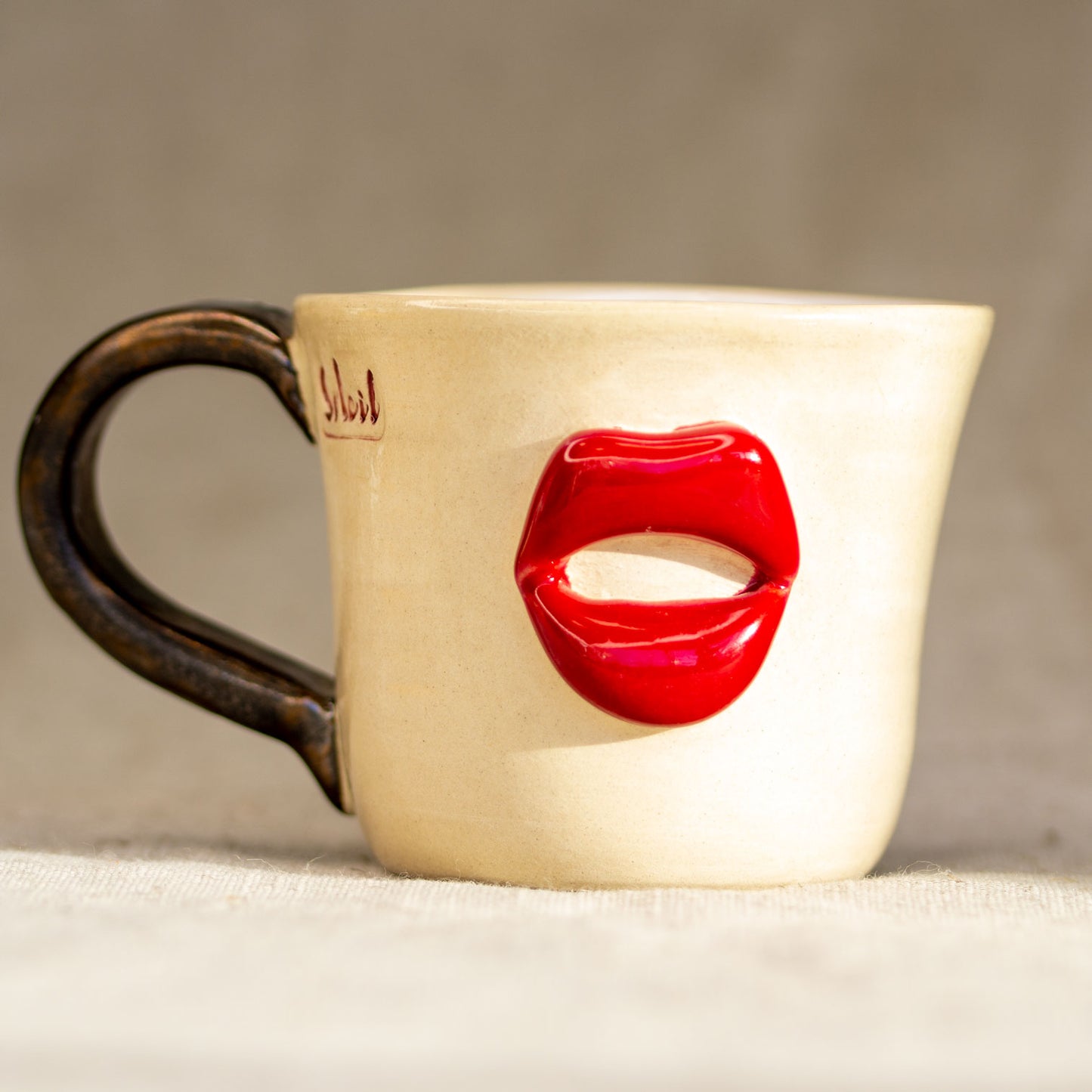 Ceramic mug Lips