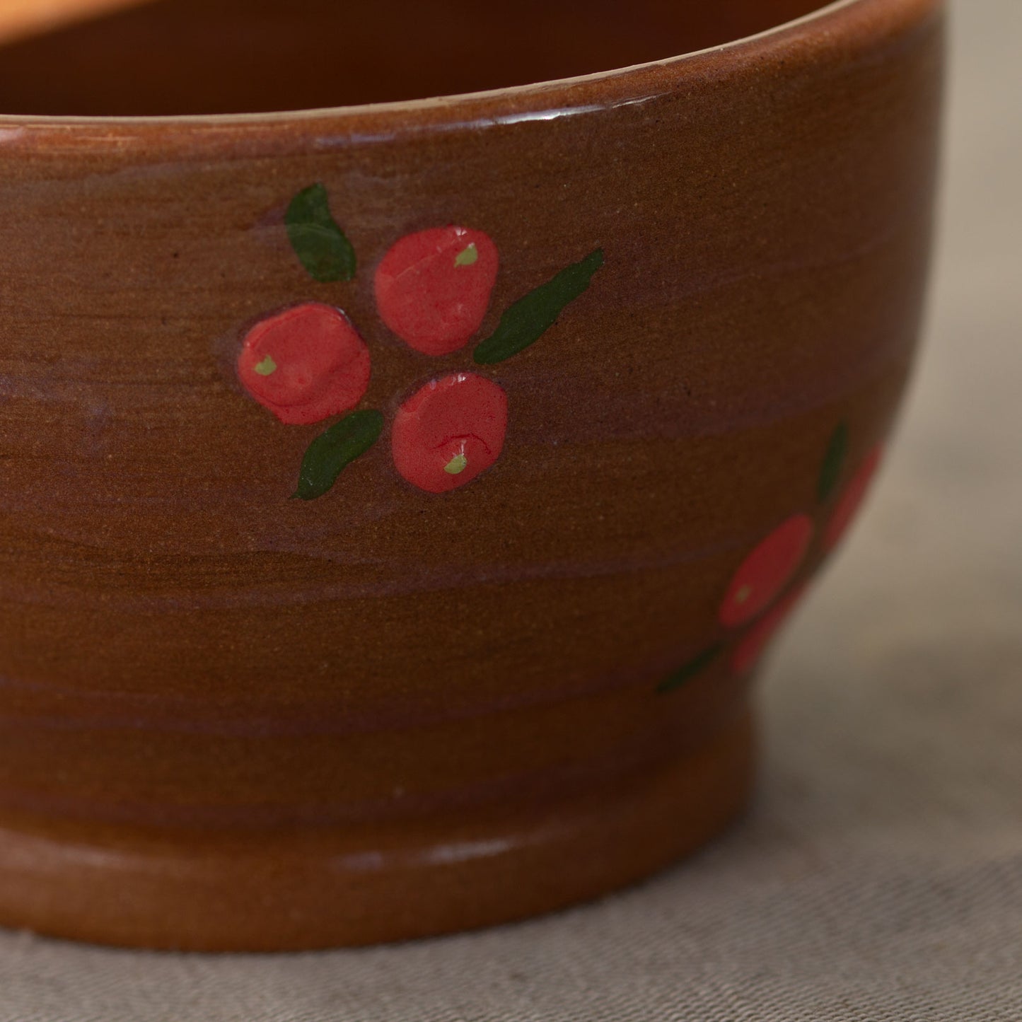 Ceramic dishes set with Cranberries