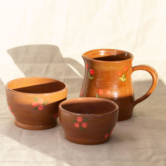 Ceramic dishes set with Cranberries