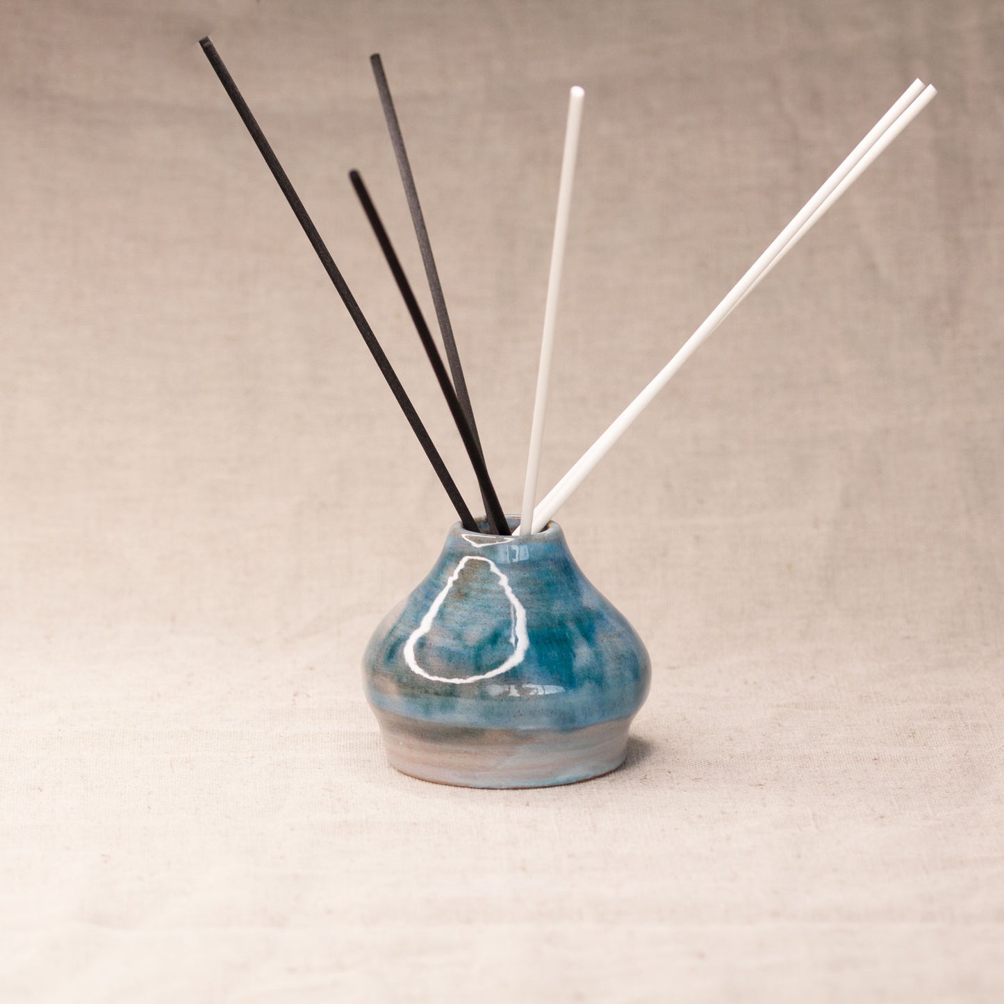 Ceramic reed diffuser/vase