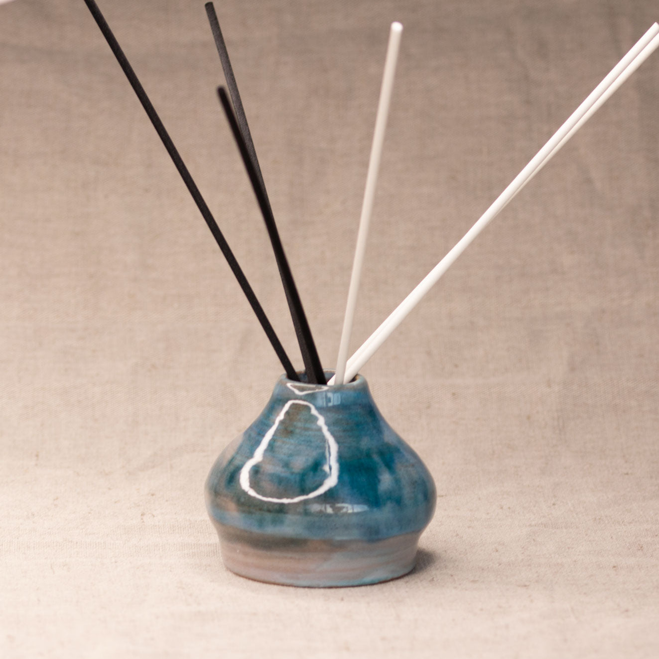 Ceramic reed diffuser/vase